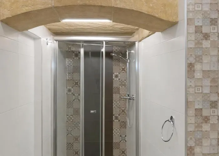 Bastion Corner Close To The Bus Station And Ferry To Valletta * Senglea