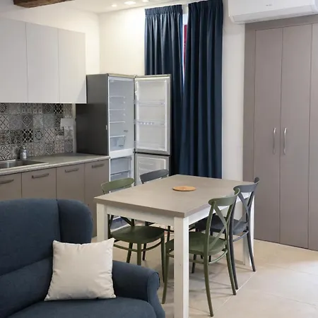 Bastion Corner Close To The Bus Station And Ferry To Valletta Apartament *