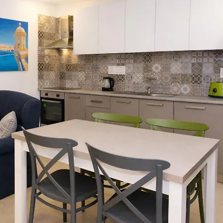 Appartement Bastion Corner Close To The Bus Station And Ferry To Valletta